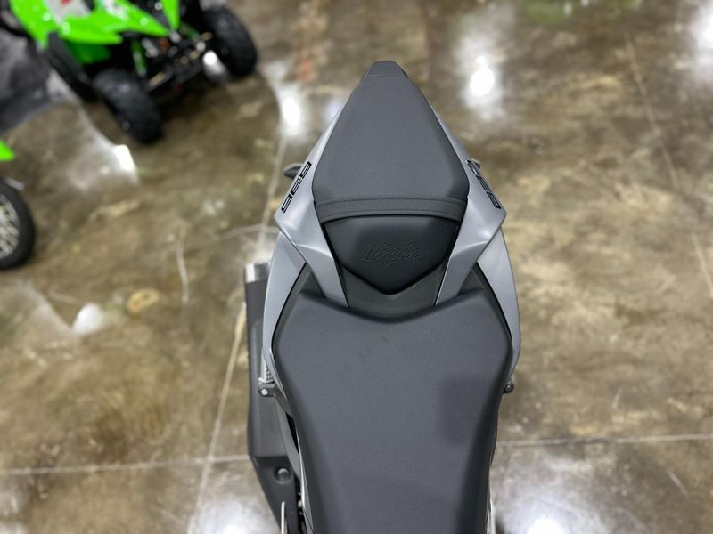 New 2026 Kawasaki NINJA ZX-6R ABS Image 24