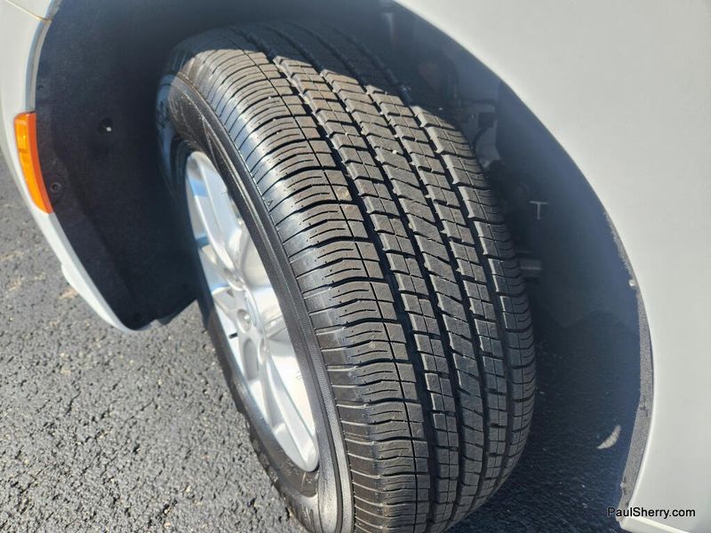 Used 2026 Chrysler Pacifica Select
