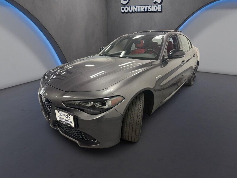 Used 2024 Alfa Romeo Giulia Veloce AWD w/Sunroof & NavImage 8