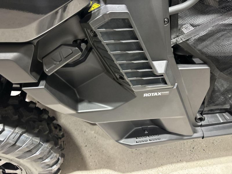 New 2026 Can-Am DEFENDER MAX XT HD11 WITH 10.25 IN. INFOTAINMENT Image 19