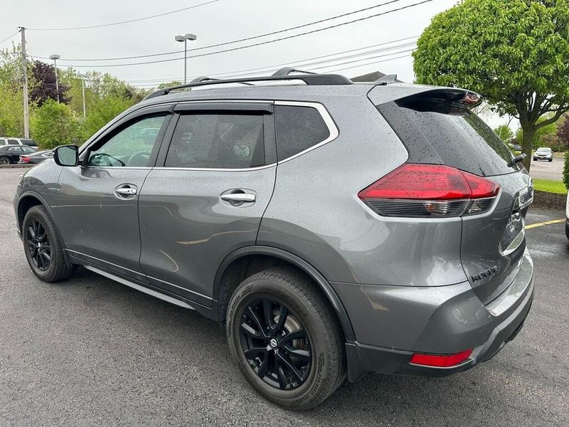 2018 Nissan Rogue SVImage 15