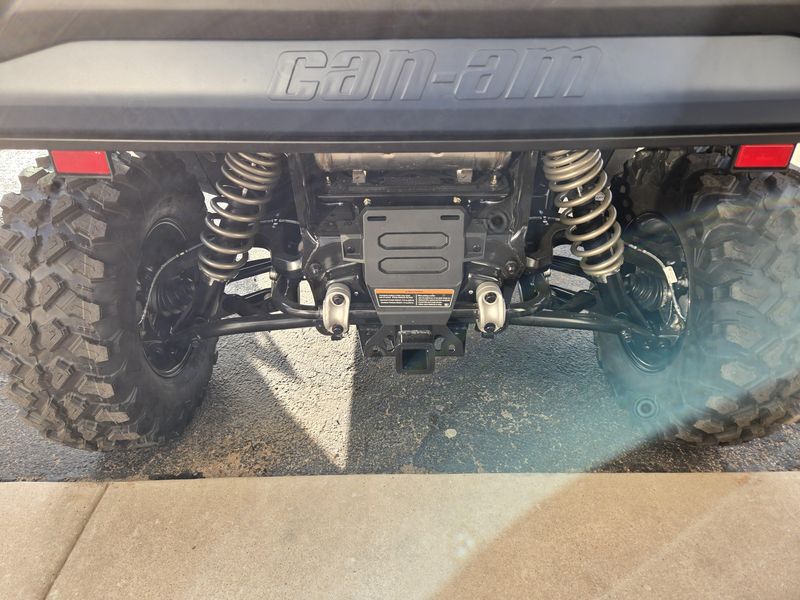 NEW 2026 CAN-AM DEFENDER LIMITED CAB HD11 Image 15