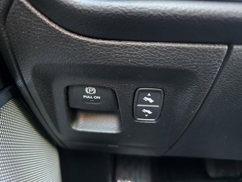 New 2025 RAM 1500 LaramieImage 19