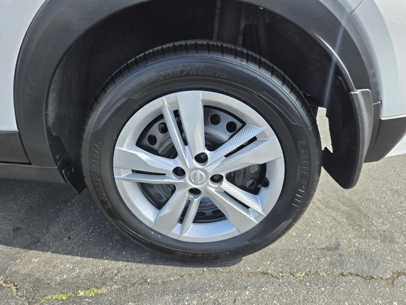 Used 2021 Nissan Kicks S FWD