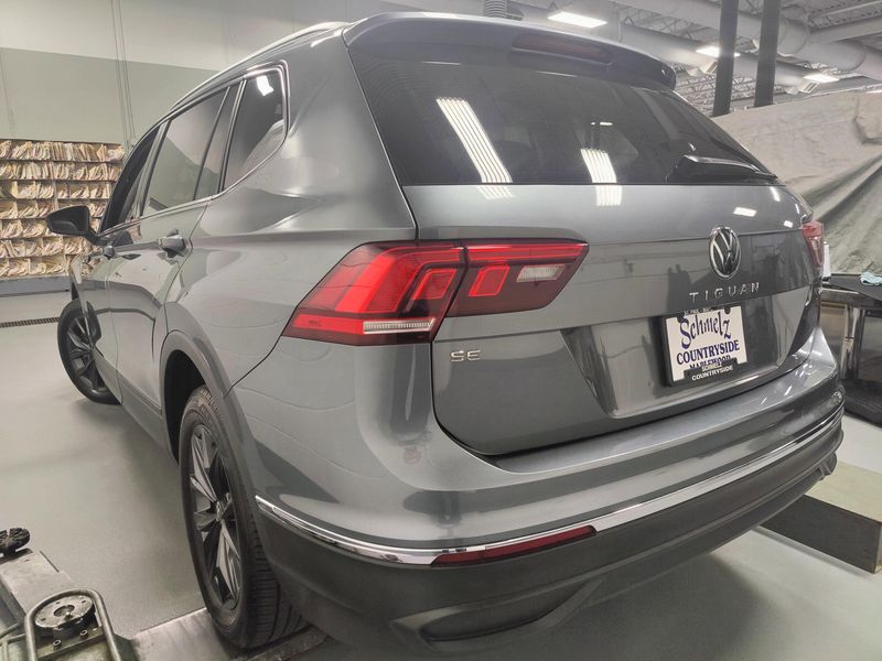Used 2022 Volkswagen Tiguan SE AWD w/SunroofImage 11