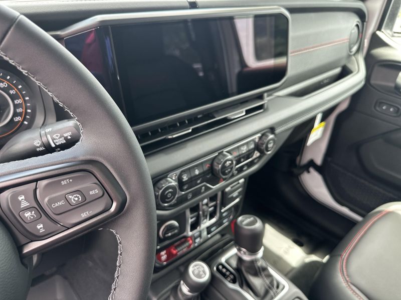 New 2025 Jeep Gladiator Rubicon X 4x4Image 25