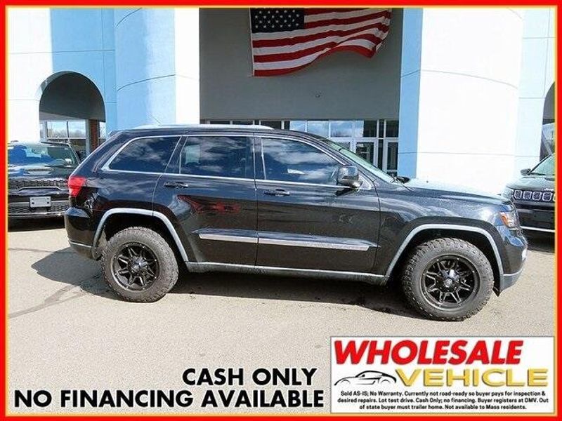 2012 Jeep Grand Cherokee LaredoImage 2