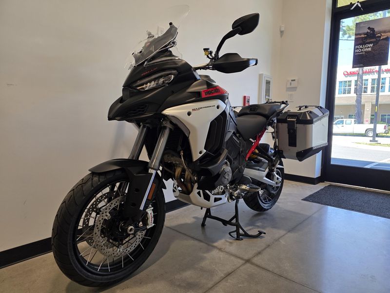 New 2025 Ducati Multistrada V4 Rally 