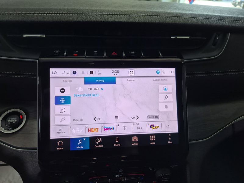 New 2025 Jeep Grand Cherokee L Limited 4x4Image 32