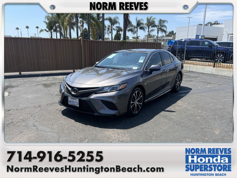 Used 2019 Toyota Camry SEImage 1