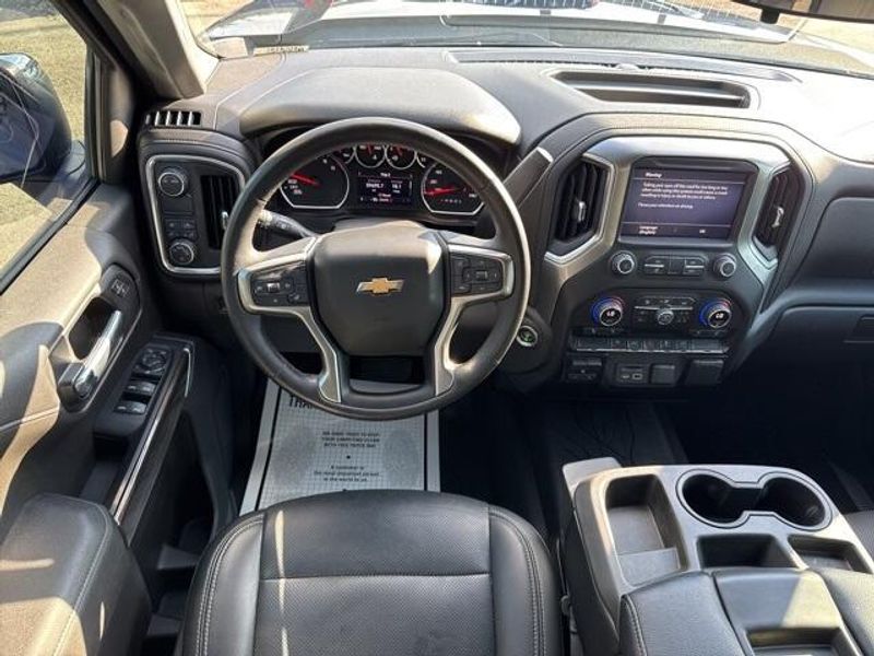 2021 Chevrolet Silverado 1500 LT photo 16
