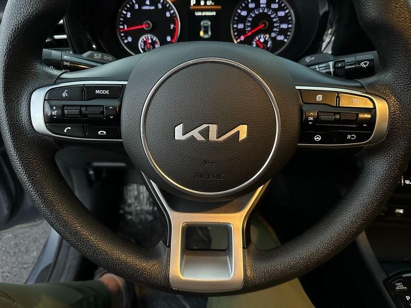 2022 Kia K5 LXSImage 3