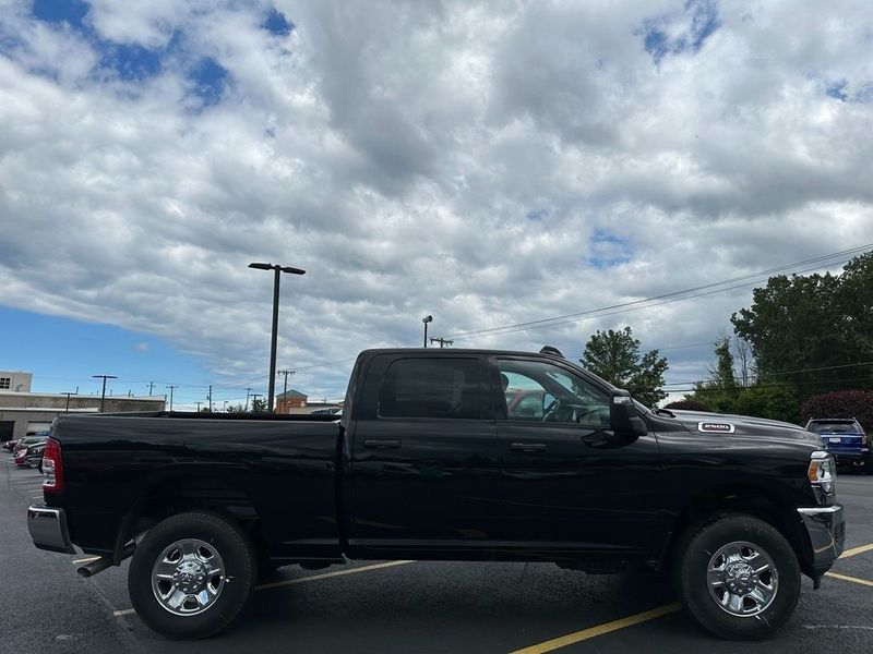 2023 RAM 2500 TradesmanImage 7