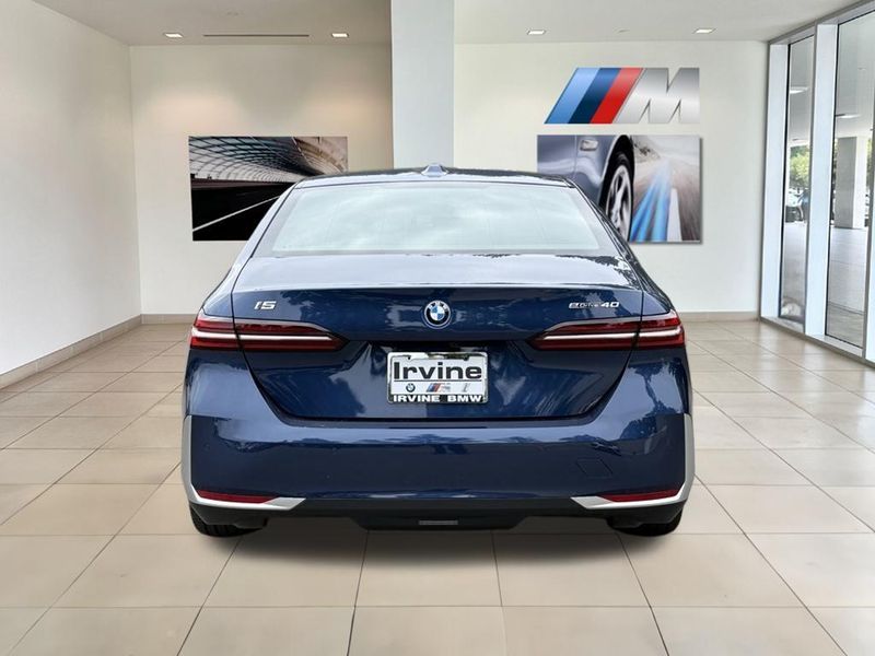 2025 BMW i5 eDrive40Image 7