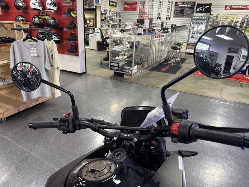 New 2025 Husqvarna SVARTPILEN 801 Image 11