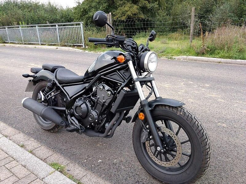 2025 Honda REBEL 500 BASE MATTE BLACK METALLIC Image 2