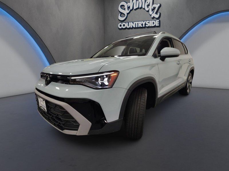 Used 2025 Volkswagen Taos SE AWD w/SunroofImage 10