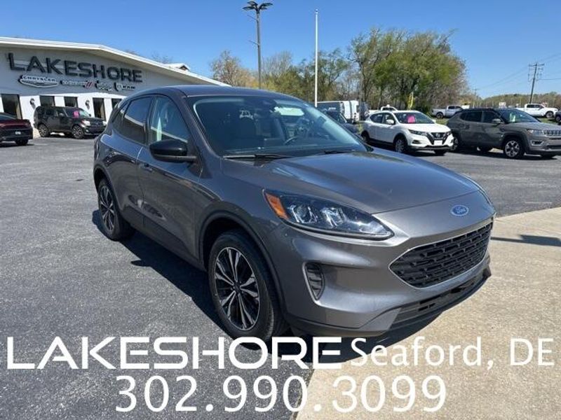 2022 Ford Escape SEImage 1