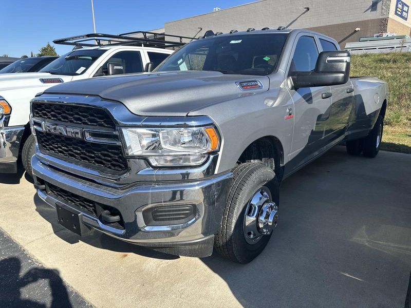 2024 RAM 3500 Tradesman Crew Cab 4x4 8