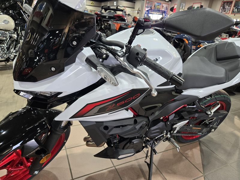 NEW 2026 KAWASAKI Z500 SE ABS Image 6