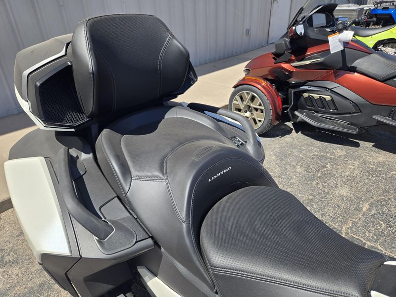 NEW 2026 CAN-AM SPYDER RT SEATOSKY Image 14