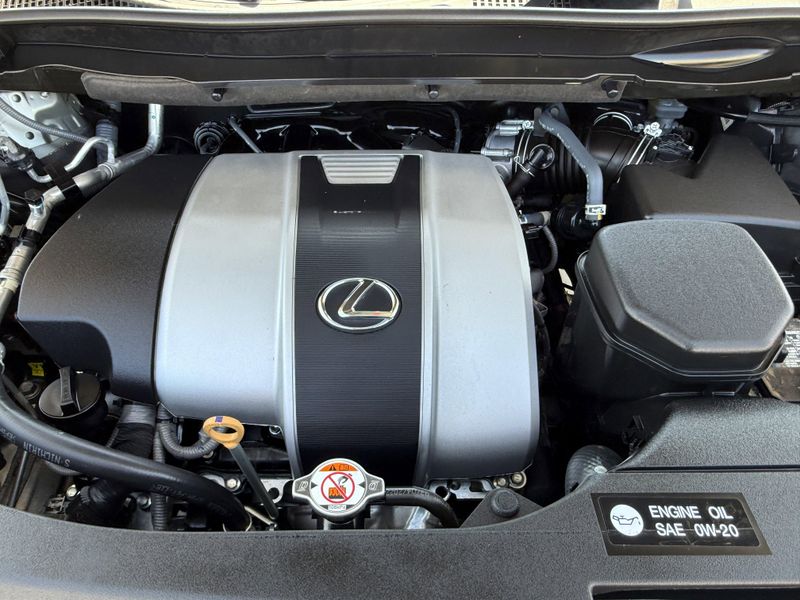 2022 Lexus RX 350Image 32
