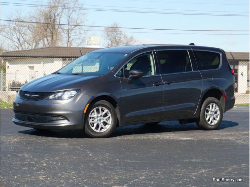 2022 Chrysler Voyager LXImage 24