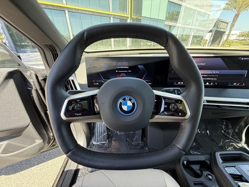Used 2025 BMW iX xDrive50Image 24