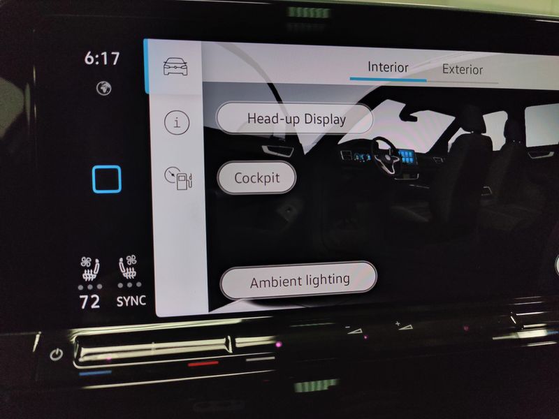 Used 2024 Volkswagen Atlas SEL AWD w/Sunroof & NavigationImage 9