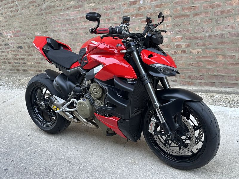 2021 Ducati Streetfighter V4  Image 3