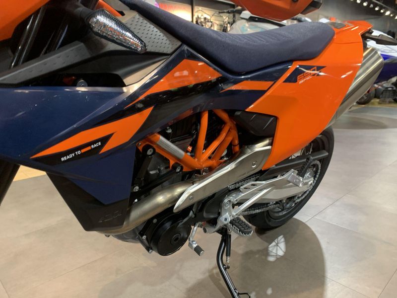 New 2026 KTM 690 SMC R Image 22