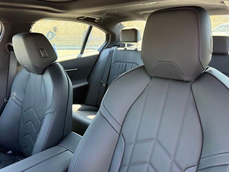 New 2026 BMW 5 Series 530iImage 19