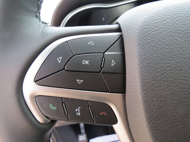 Used 2020 Jeep Grand Cherokee Limited 4x4 4dr SUVImage 14