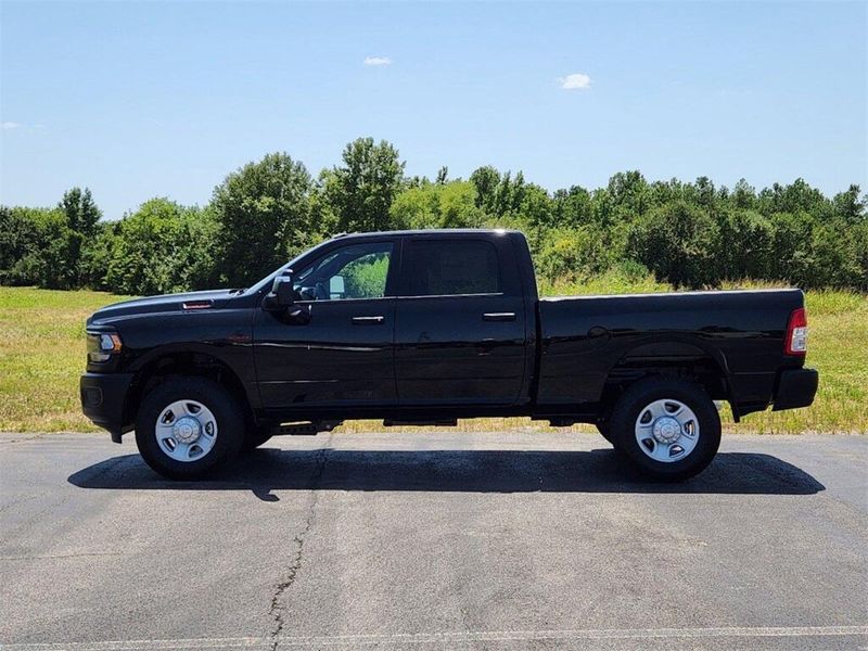 2024 RAM 2500 Tradesman Crew Cab 4x4 6