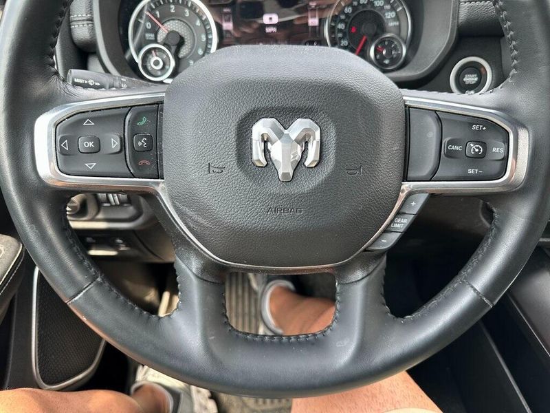 2023 Ram 1500 Laramie photo 3