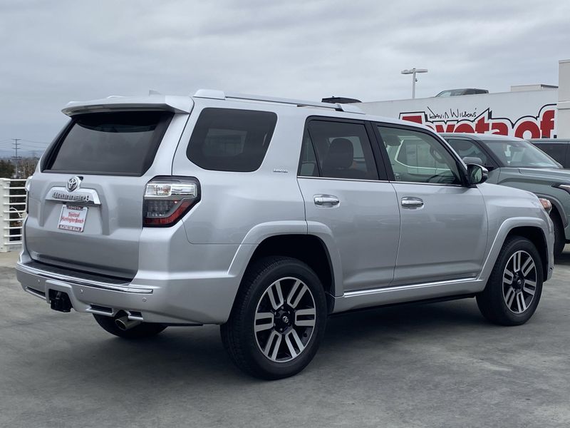 2022 Toyota 4Runner LimitedImage 4