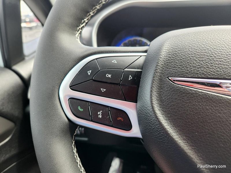 New 2026 Chrysler Voyager Lx