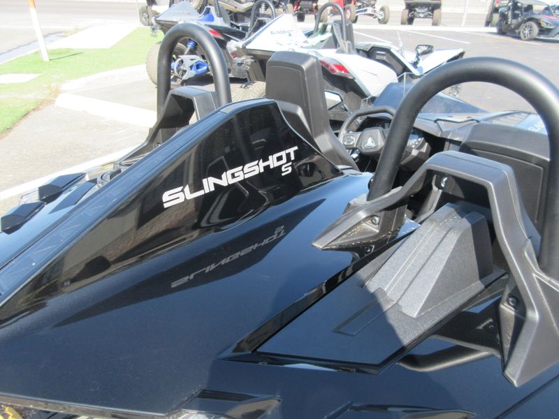 NEW 2026 POLARIS SLINGSHOT S AUTODRIVE Image 9
