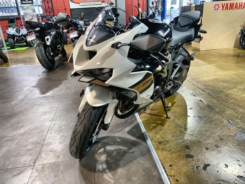 New 2026 Kawasaki NINJA ZX-6R ABS Image 4