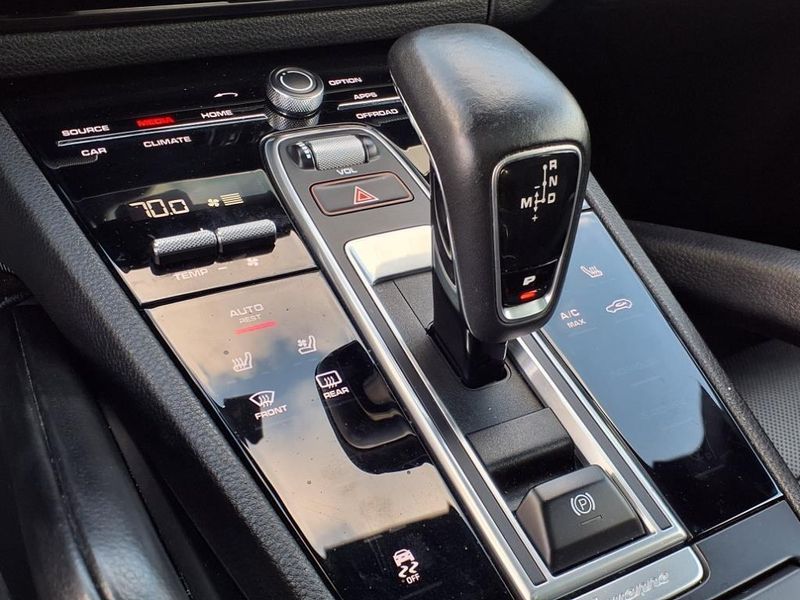 2019 Porsche Cayenne BaseImage 4