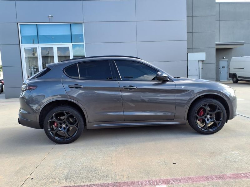 Used 2024 Alfa Romeo Stelvio TiImage 10