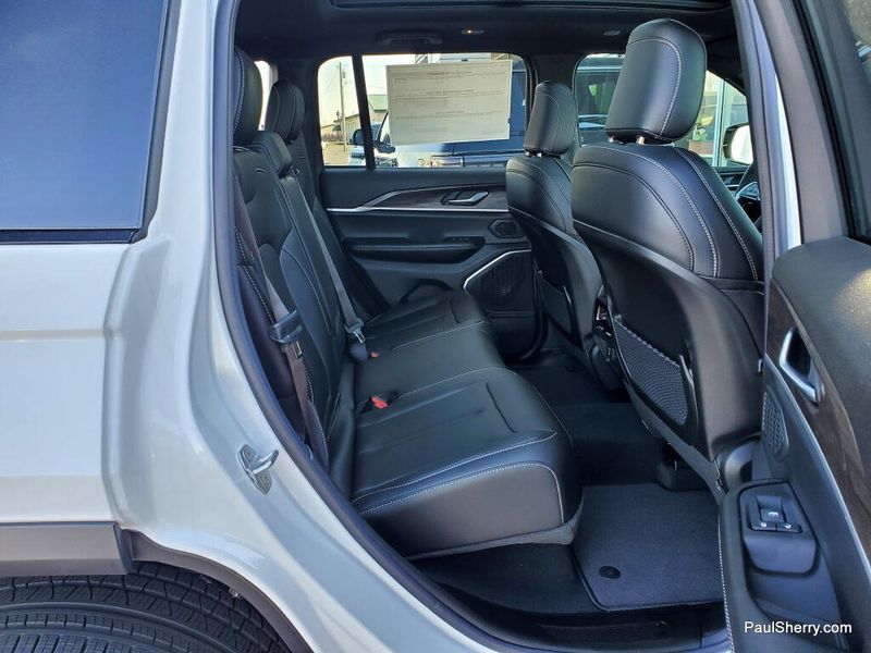 New 2026 Jeep Grand Cherokee Limited 4x4