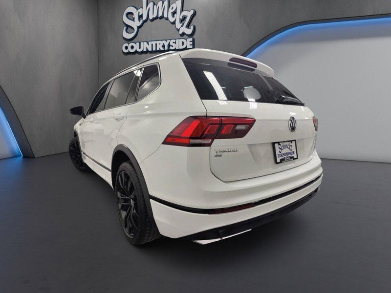 Used 2021 Volkswagen Tiguan SE AWD R-Line Black w/SunroofImage 11