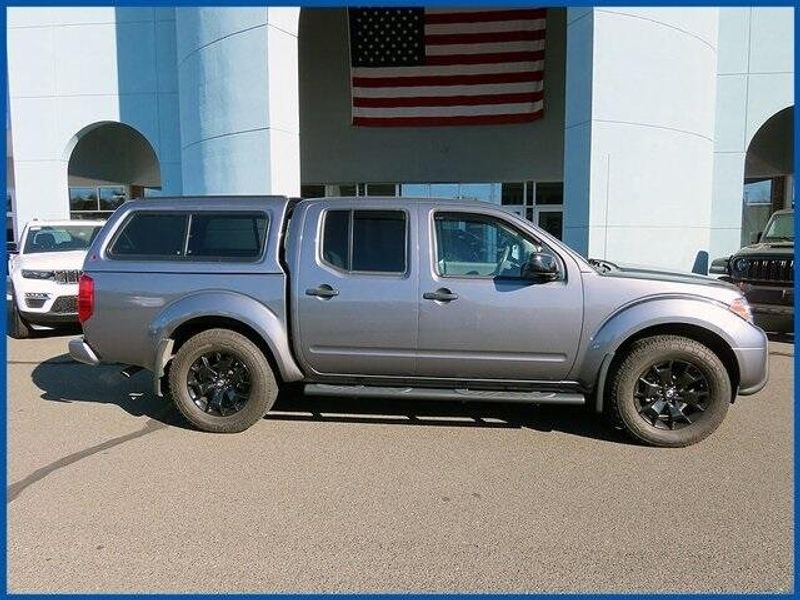 2021 Nissan Frontier SVImage 2