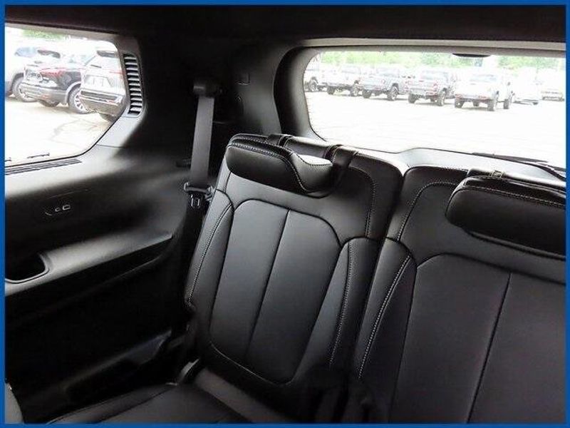New 2025 Jeep Grand Cherokee LimitedImage 11