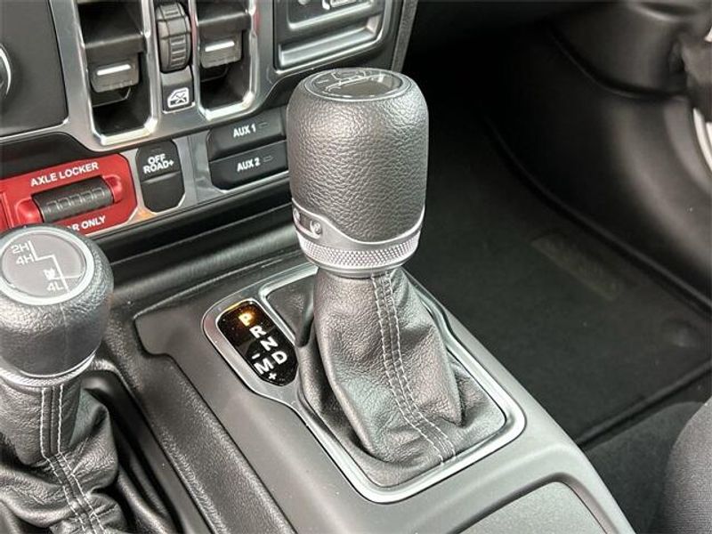 New 2025 Jeep Gladiator Mojave 4x4Image 21