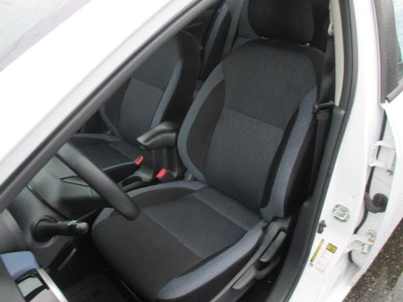 Used 2023 Nissan Versa SVImage 14
