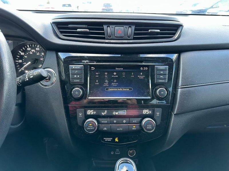 2020 Nissan Rogue SVImage 7