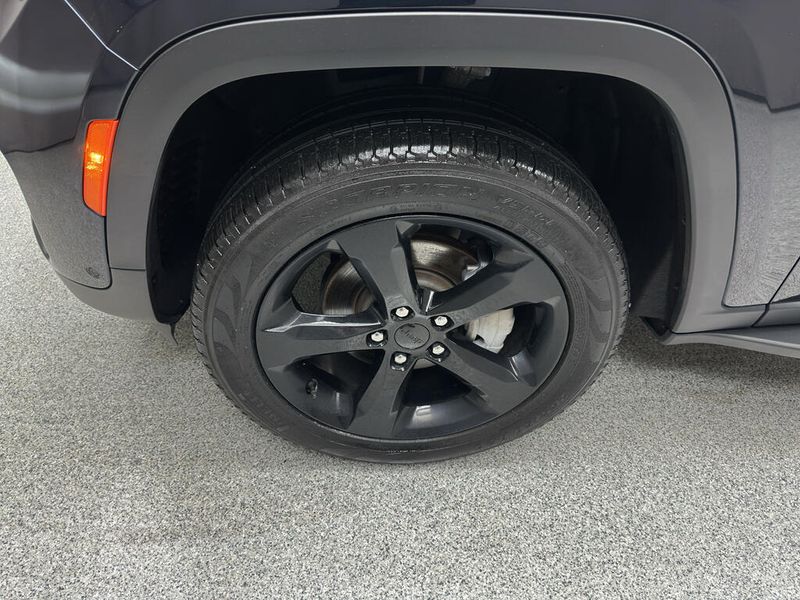 Used 2024 Jeep Grand Cherokee LimitedImage 7