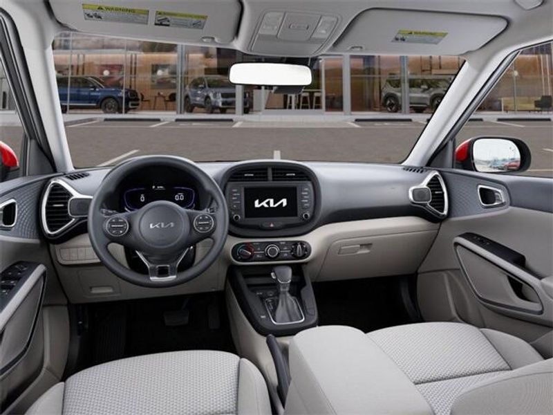 2025 Kia Soul LXImage 14